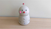 共感するコミュニケーションロボット「BOCCO emo」